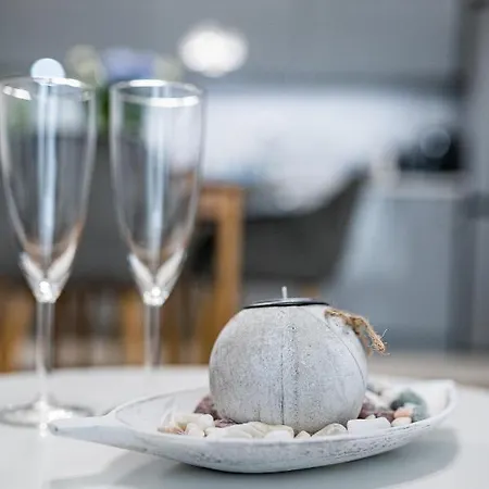 Brand New Downtown 公寓 瓦爾納