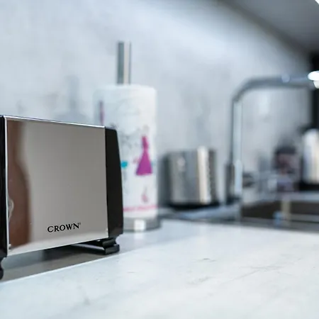 Brand New Downtown 公寓 瓦爾納