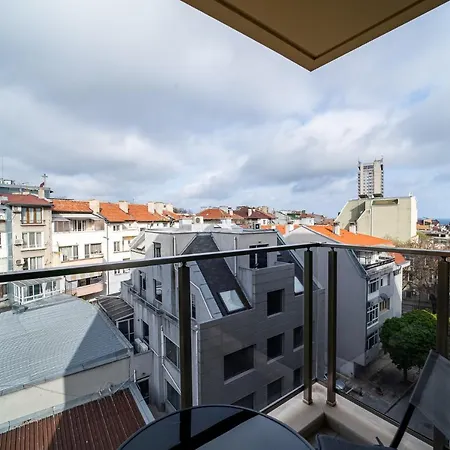 公寓 Brand New Downtown 瓦爾納