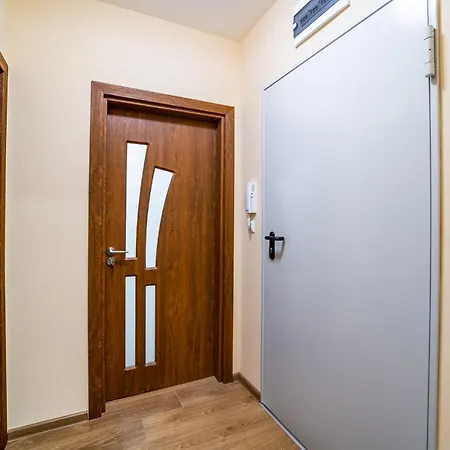 Brand New Downtown Apartmán *